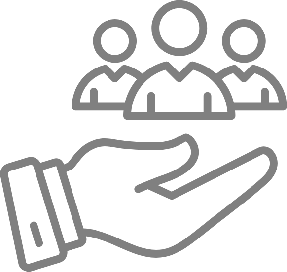 Grupo de personas sonrientes juntos

